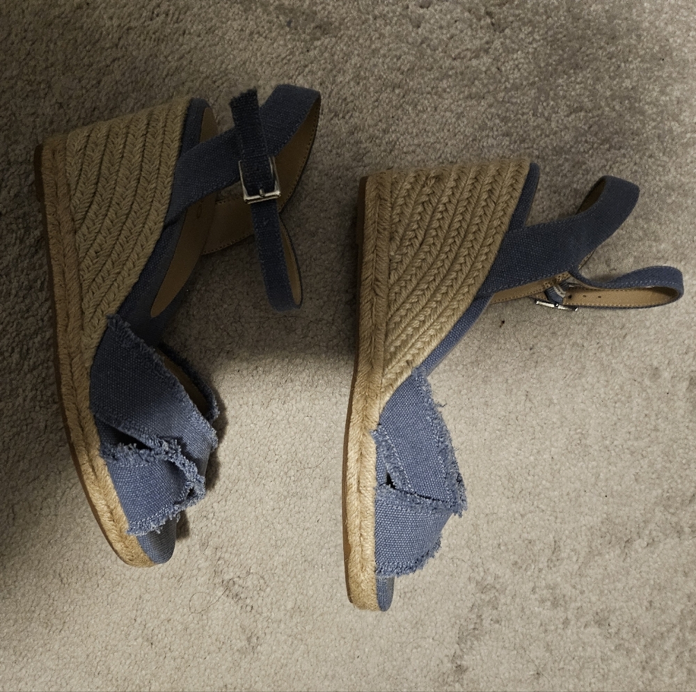 Women's Blue Strappy Sandals - Picture 3 of 4